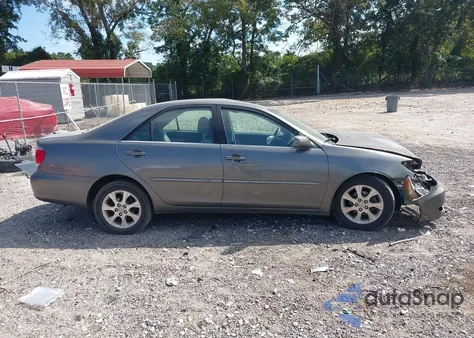 2005 Toyota Camry Xle z USA, uszkodzony, nr VIN 4T1BE32K15U968064